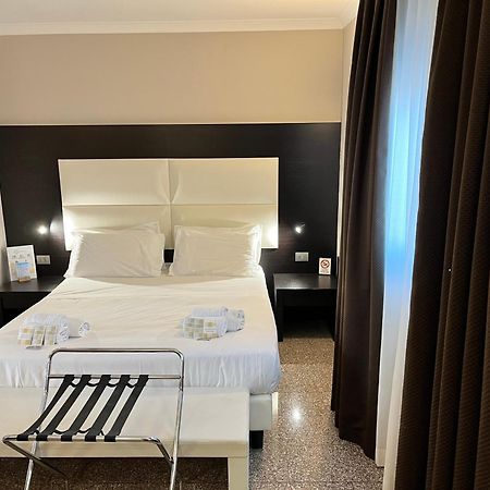 Eh Suites Rome Airport Euro House Hotels Fiumicino Extérieur photo