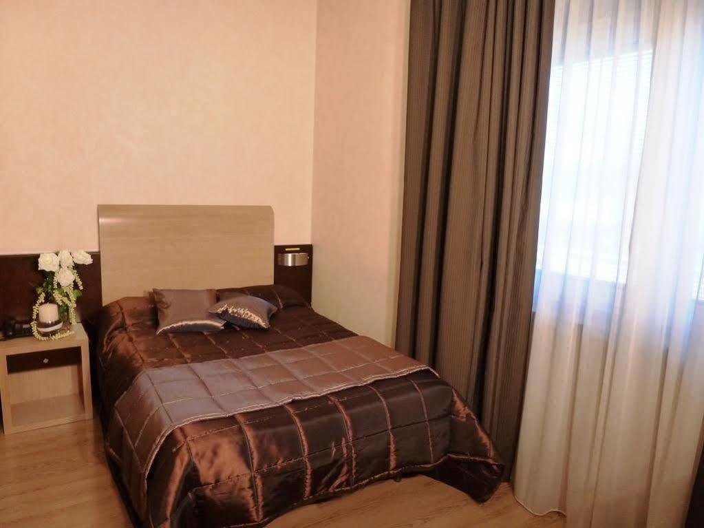 Eh Suites Rome Airport Euro House Hotels Fiumicino Extérieur photo